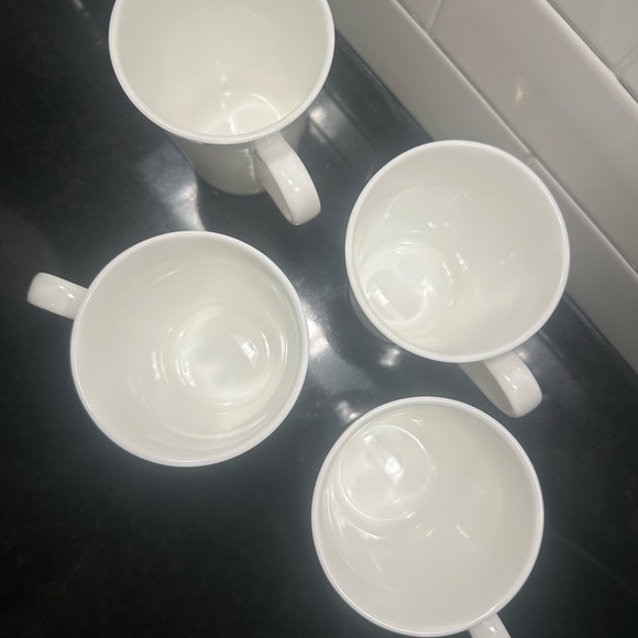 Mikasa White Bone China Delray Set of 4 Coffee Tea Mugs Lucerne - Picture 5 of 5